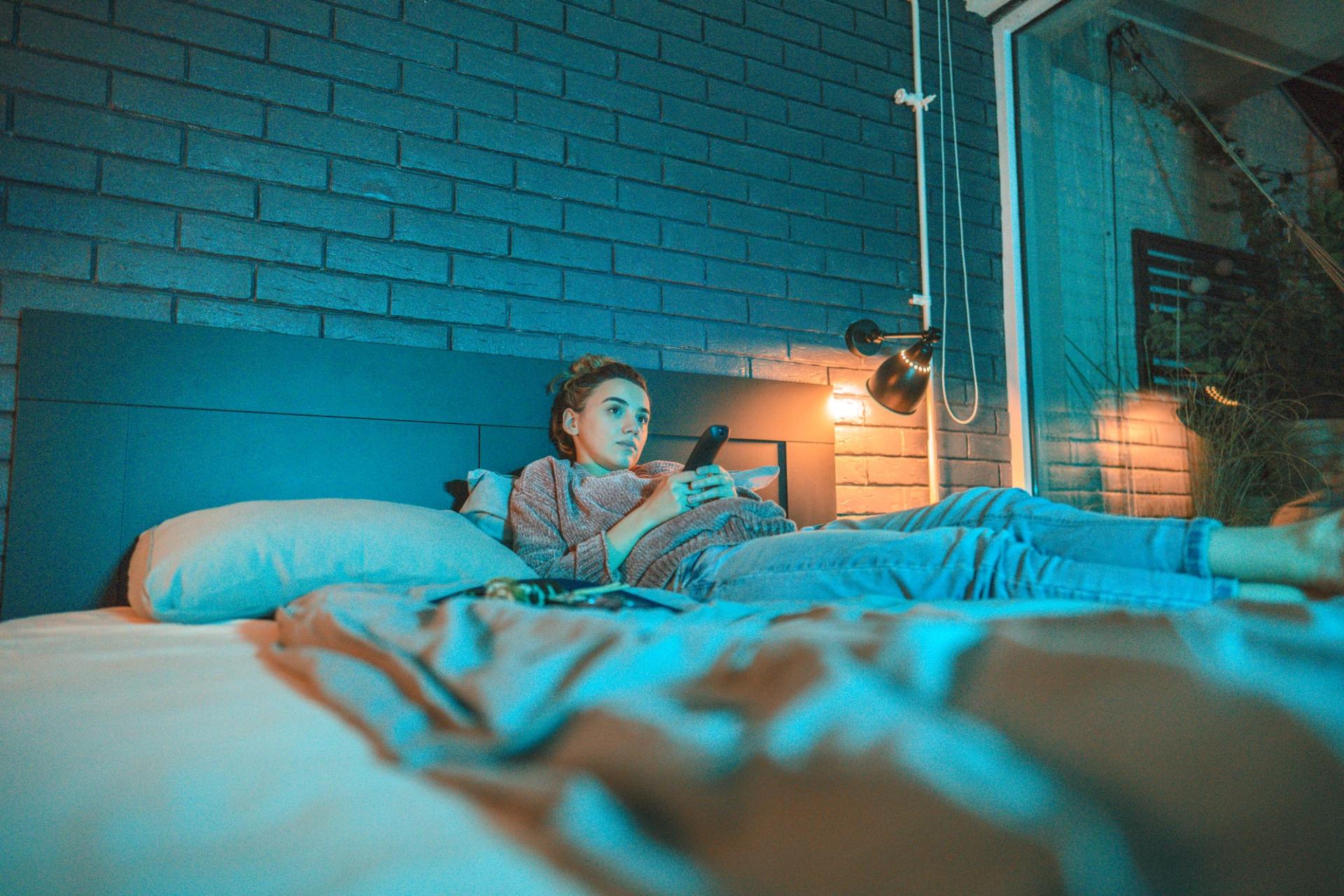 Falling asleep with the TV on? Here's why you keep waking up tired — Health