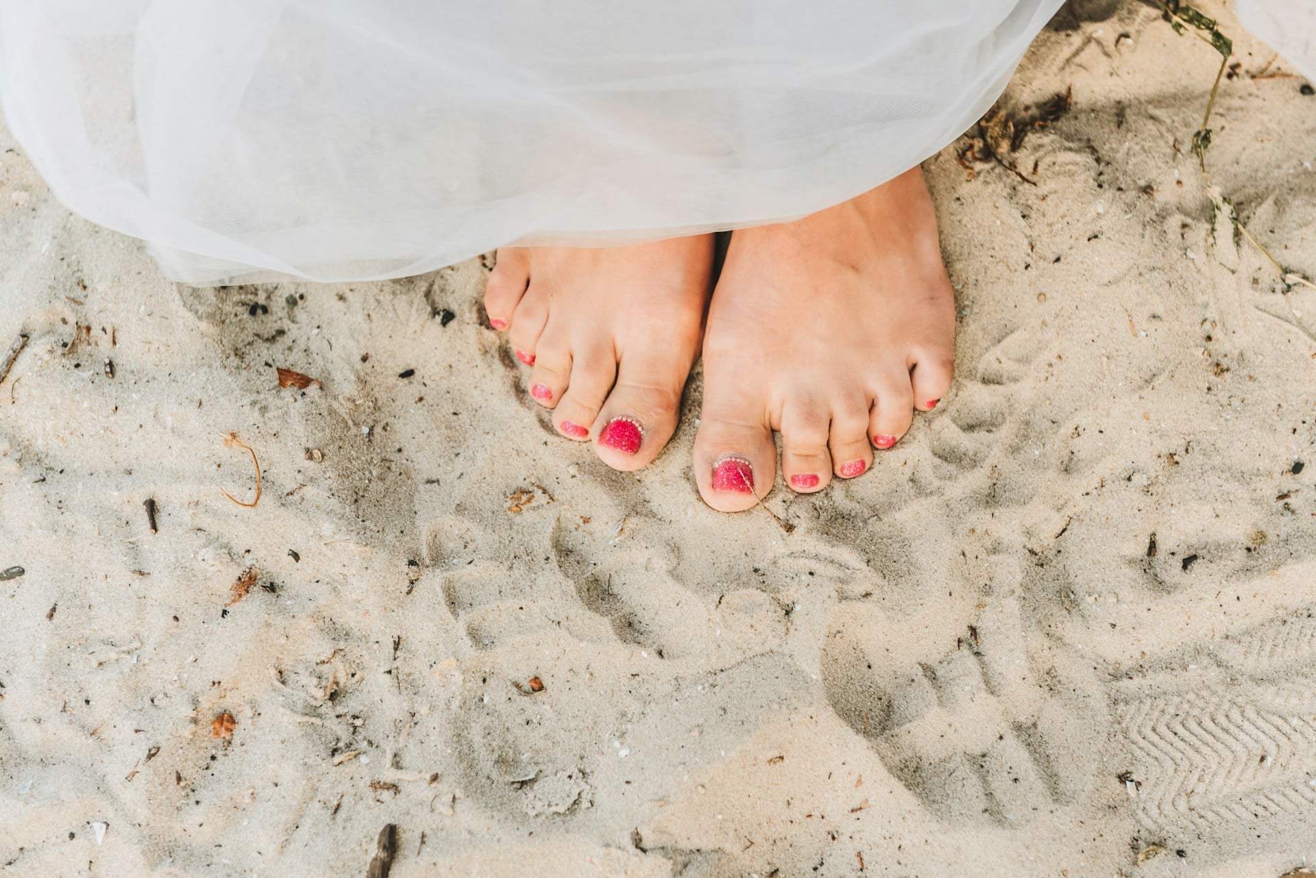 The 4 pedicure colors that instantly make mature feet look younger — Style