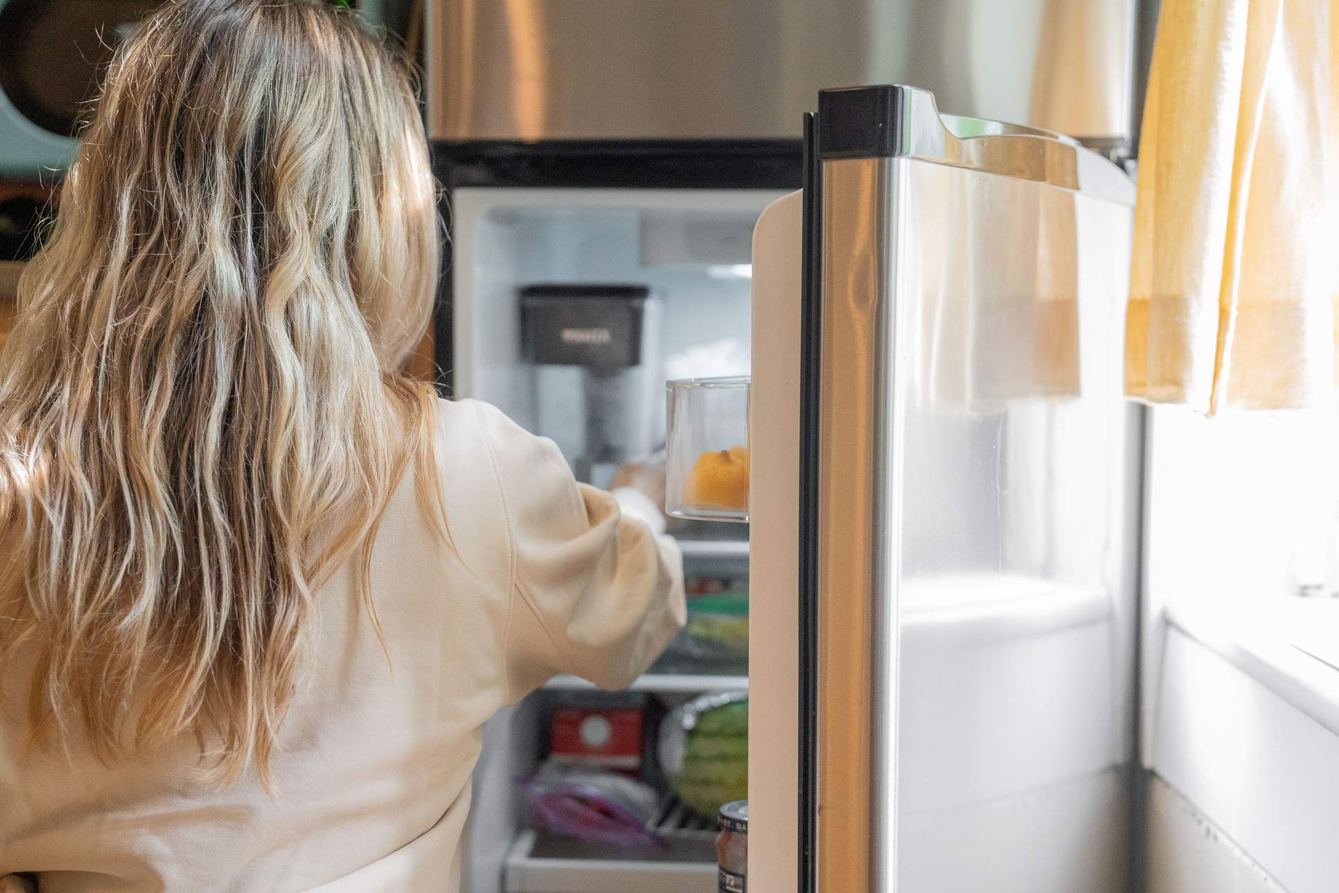 Why Your Fridge Smells Stale in Summer — and the Cheap Fix That Actually Works — Household