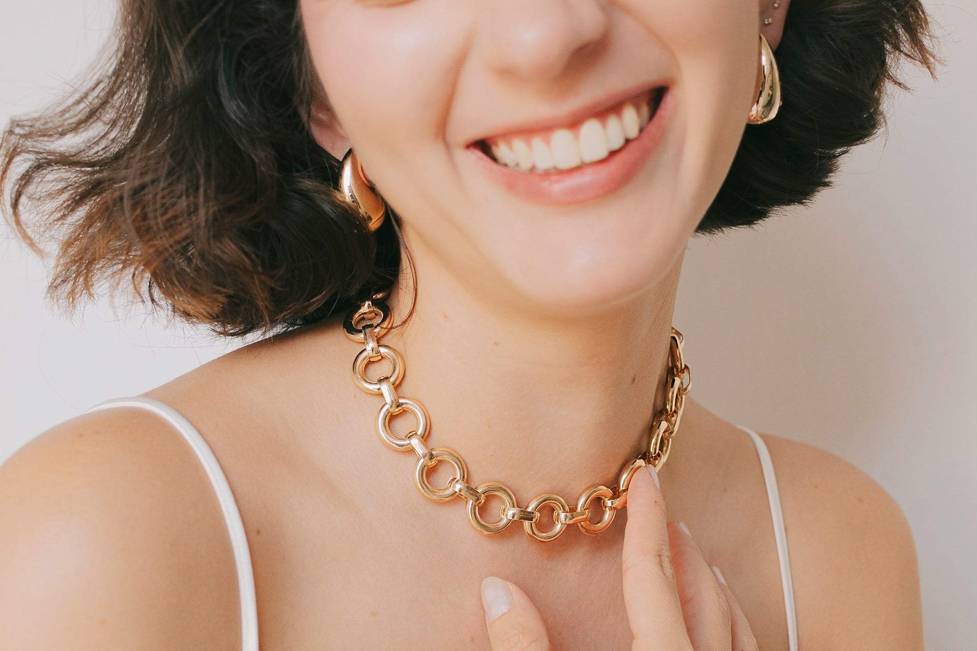 5 necklace trends that instantly upgrade even your most basic outfits — Fashion