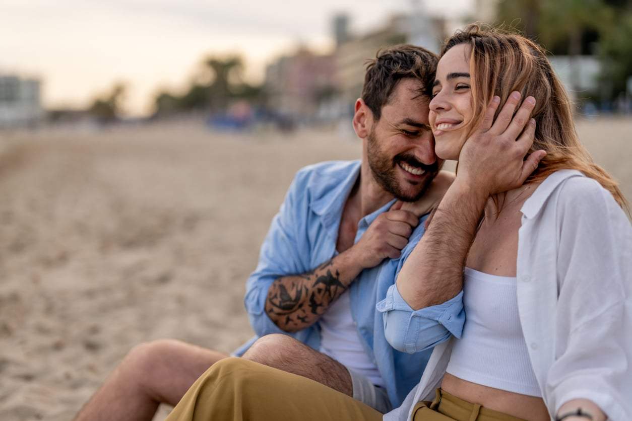 Why love feels "gone" after 6 months — and what's really happening — Relationship