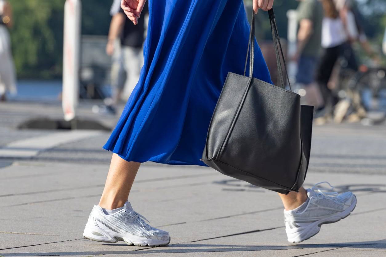 How to Wear Sneakers With Summer Dresses Without Looking Sloppy — Fashion