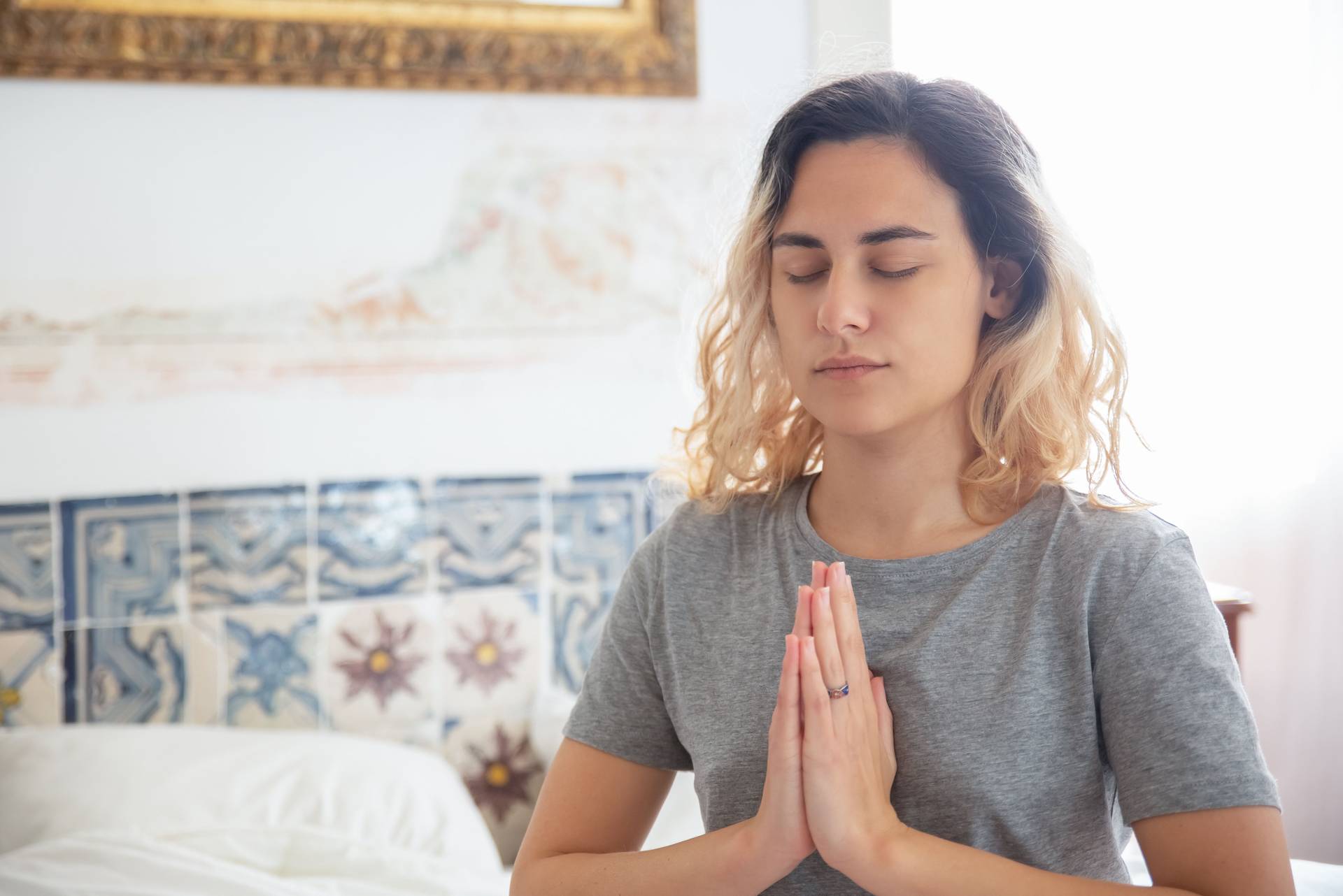 If Your Moon Sign Is One of These 3, You Stay Calm While Everyone Else Panics — Lifestyle