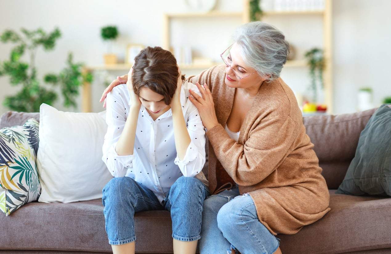4 quiet signs your mom is still trying to control your life — Family
