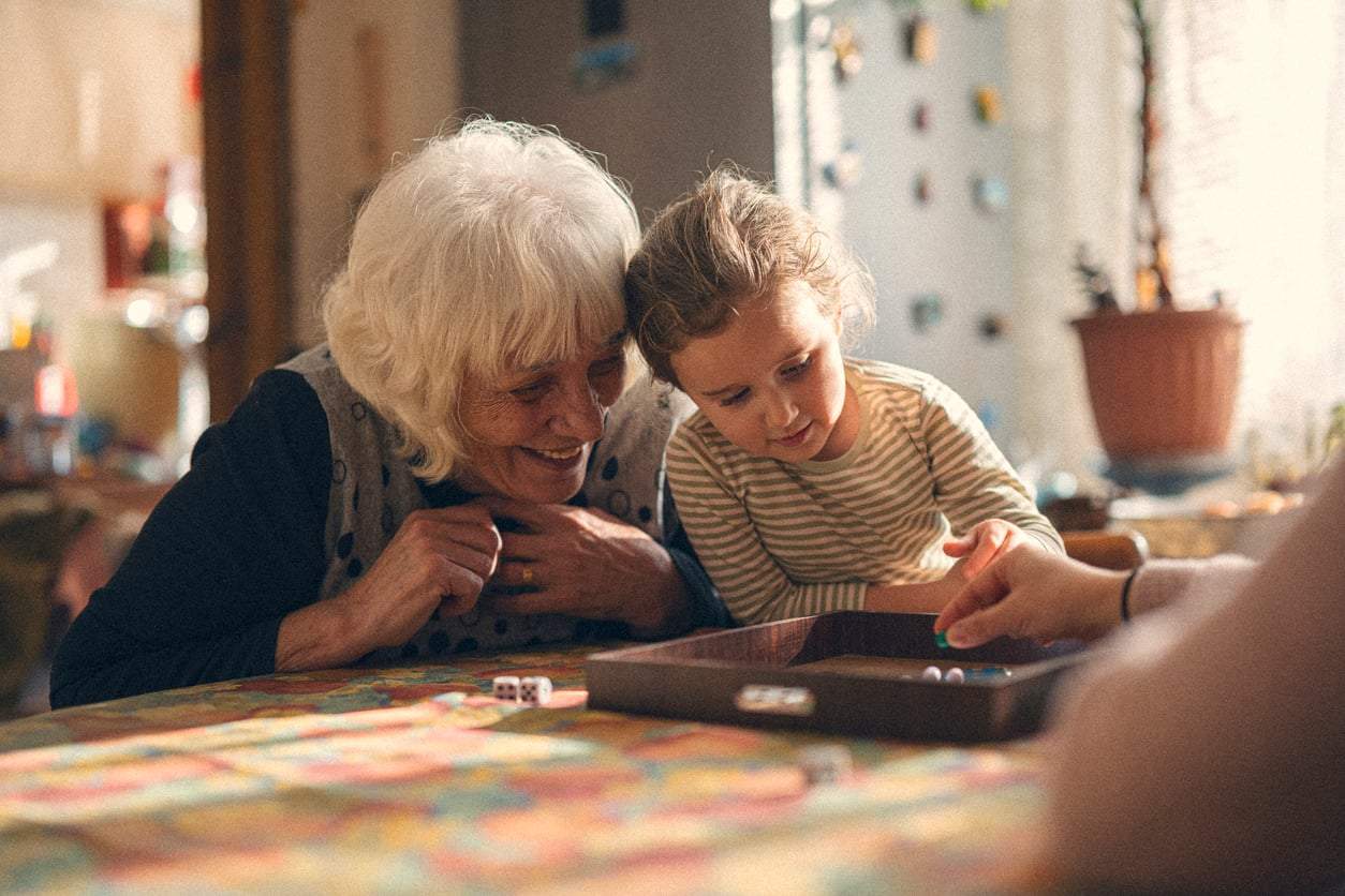 I thought my neighbor was spying on me — her note left me completely speechless — Family