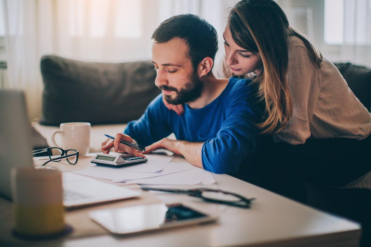 Standing on the Sideline: How to Be Visibly Hands-On Without Being Called Too Much — Money & career